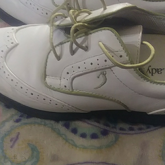 Lady fairway wingtip golf shoes 8.5 - Picture 3 of 5